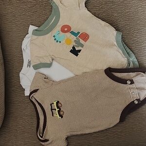 🔴Set of 3 onesie